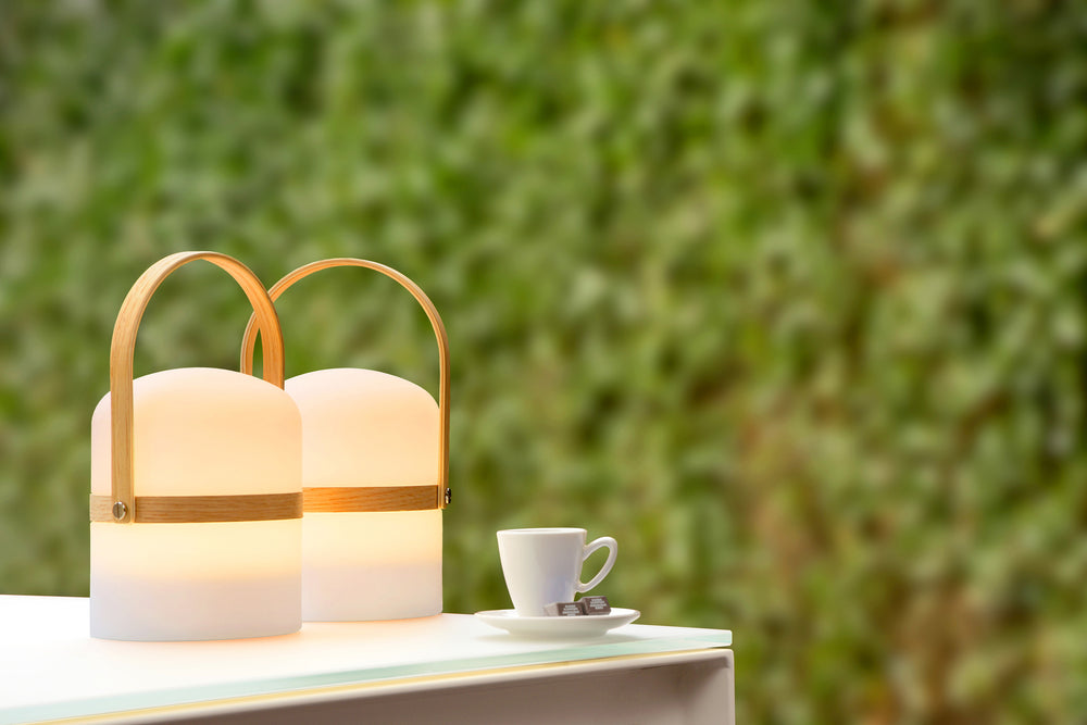 Lampe de table LED rechargeable Lucide JOE IP44 Blanc, 3W dim to warm 2800K-3200K, chargement USB, usage intérieur extérieur