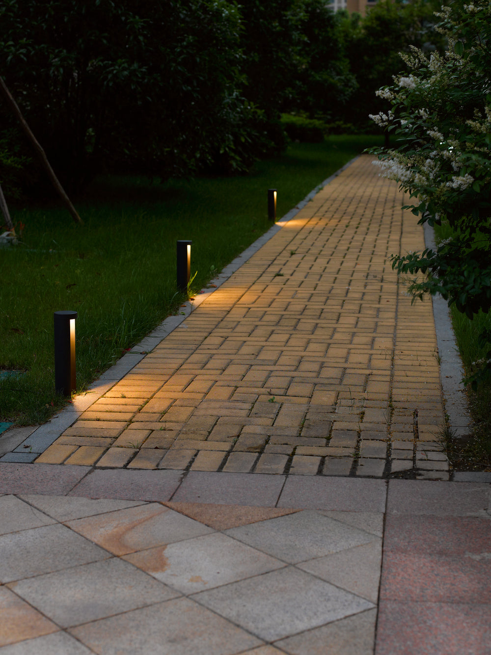 Lucide COMBO lampe de jardin LED sur pied, 9W 3000K, IP54 Aluminium noir, borne extérieure moderne 250mm