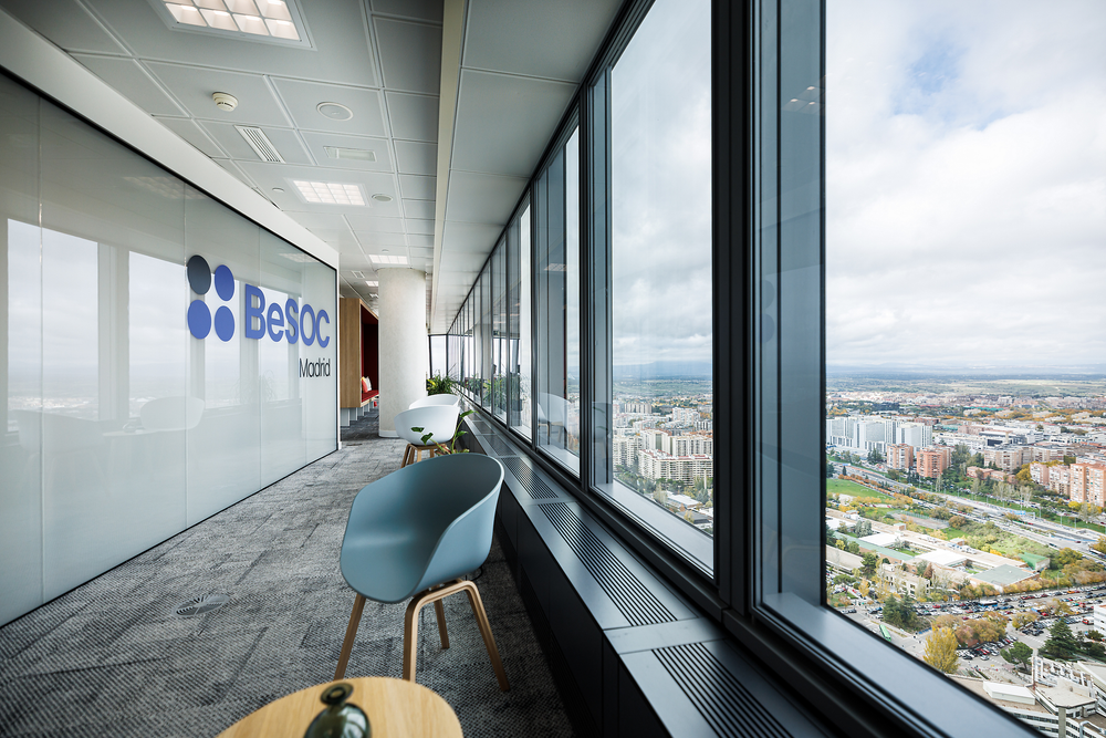 Panneau LED encastré Philips PowerBalance gen2, 24W 4000K 3400 lumens, gradable DALI, Blanc 1197x297mm