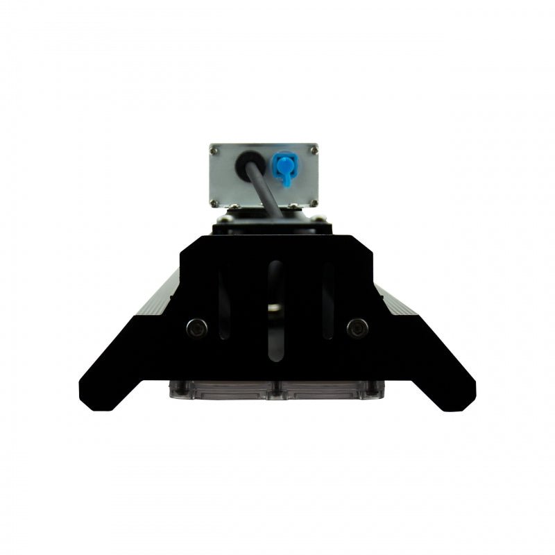 Suspension LED Spectrum Halls Line 200W noir, 4000K, 30000 lumens, dimmable, IP66, angle de 90°, éclairage industriel
